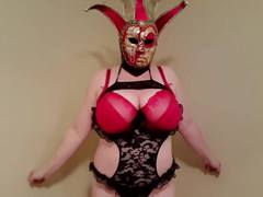 Lateshay 38HH tits Mardi Gra strip