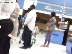 Huge butt Latina in store